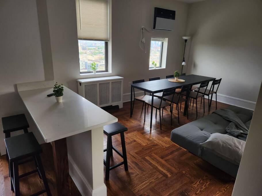 Elegant 2 Bed Gem! Mins From Nyc Apartment Union City Bagian luar foto