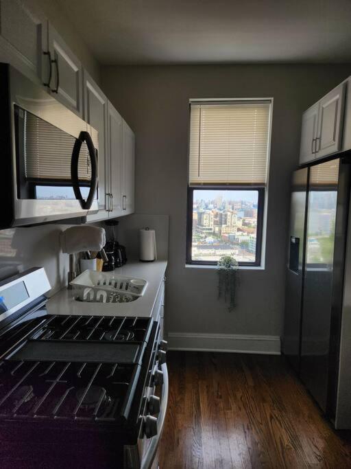 Elegant 2 Bed Gem! Mins From Nyc Apartment Union City Bagian luar foto