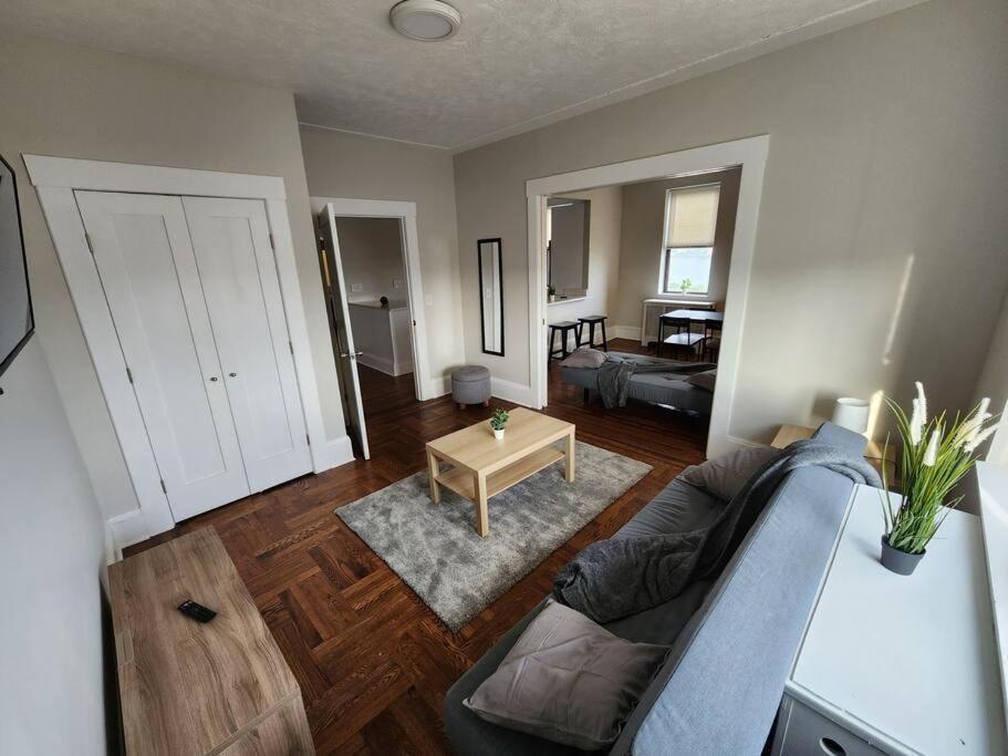 Elegant 2 Bed Gem! Mins From Nyc Apartment Union City Bagian luar foto