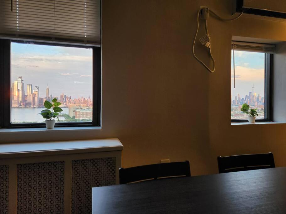 Elegant 2 Bed Gem! Mins From Nyc Apartment Union City Bagian luar foto
